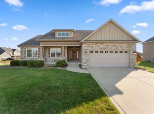 3251 Mockingbird Ln, Valparaiso, IN 46383