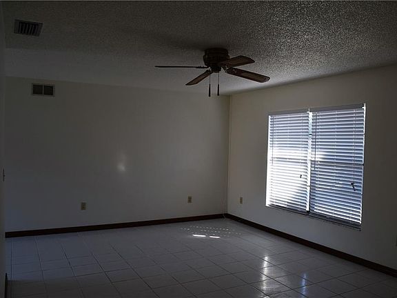 2nd image of 1424 N Timbercrest Dr