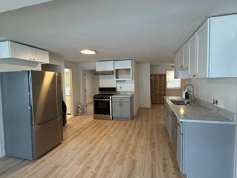 263 Hanover St #7 — Photo 5