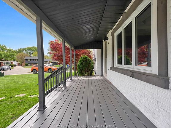 3rd image of 74 Chestnut Dr