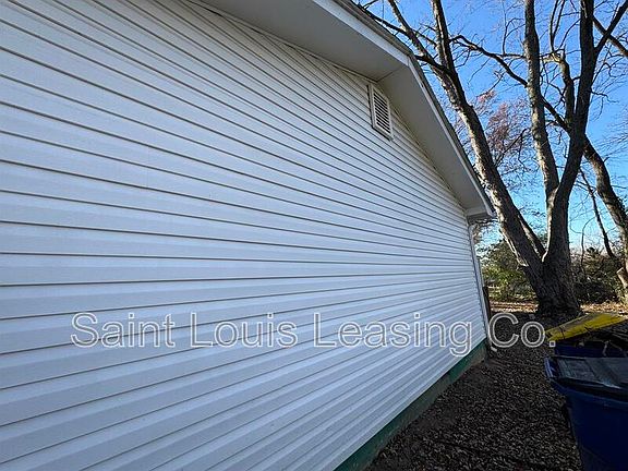 5th image of 2737 Brouster Ave