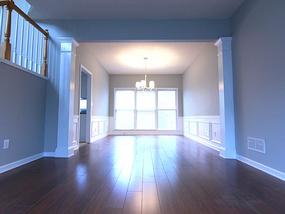 3rd image of 10945 Glenbarr Dr