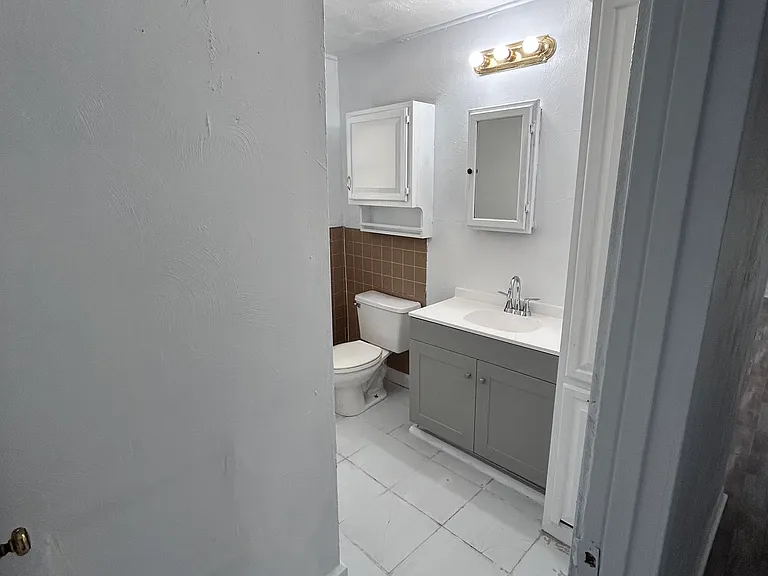 303 Kentucky Ave — Photo 5
