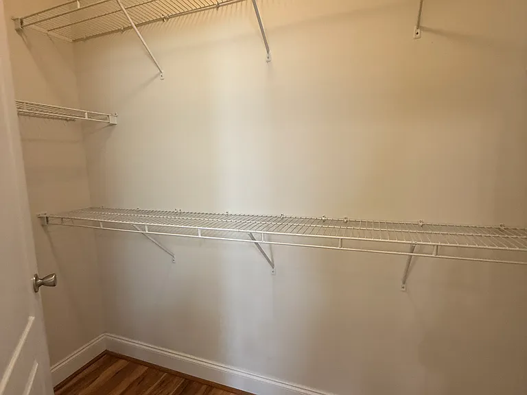 1418 Leigh Ct — Photo 9