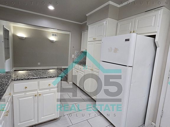3rd image of 2500 N Towry Dr