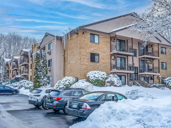 19 Country Club Drive #39, Manchester, NH 03102