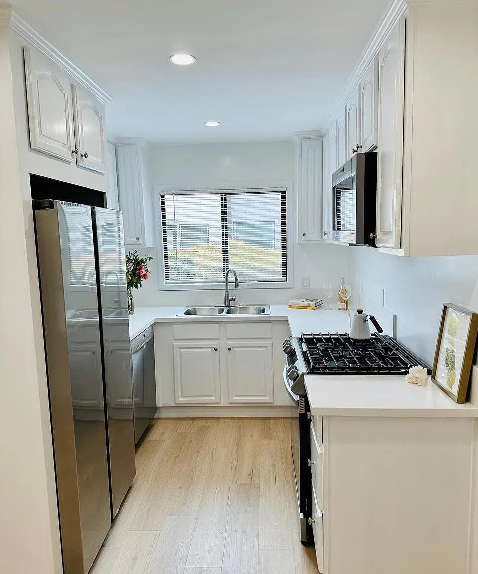 2 bed, 900 sqft, $4,100 — Photo 3