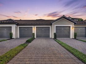 5685 Palmer Cir, Bradenton, FL
