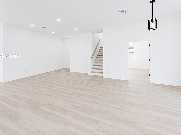 5th image of 2925 13th St N