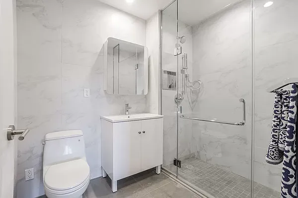 Rented by Bond New York | media 17