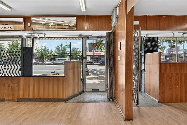 607 W Roosevelt Rd — Photo 11