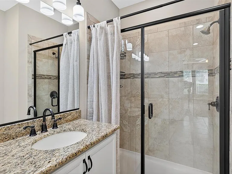 3637 NW 56th Ave — Photo 34