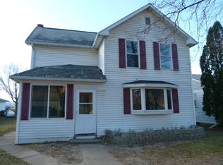 610 Amelia St, Cassville, WI 53806