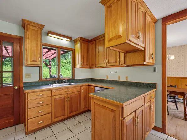 (undisclosed Address), Richmond, MA 01254