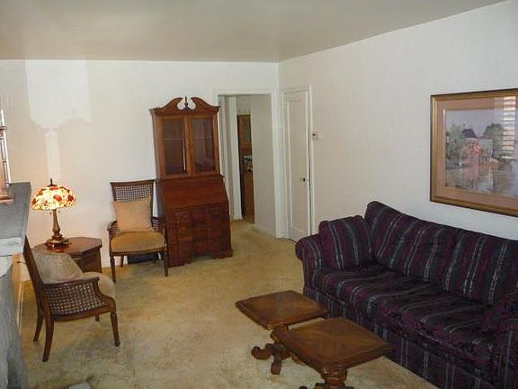 2nd image of 438 Fairway Dr