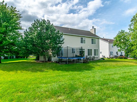 3rd image of 1016 Breckenridge Ln