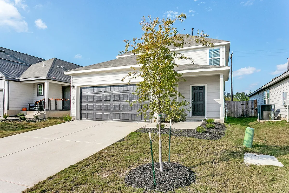 Building Photo - 15035 Homing Mdw