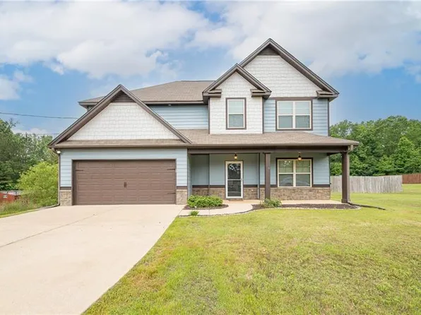 250 Running Bear Dr, Smiths Station, AL 36877