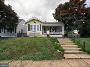 1007 Broad St, Akron, PA 17501