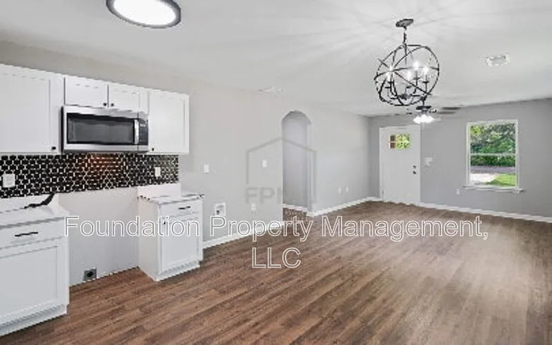 3 bed, 2.0 bath, 1459 sqft, $1,550 — Photo 4