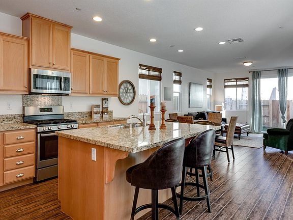 5th image of 1052 Bridlewood Dr