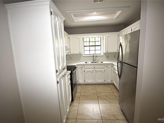 4th image of 5402 N Hiawatha Dr