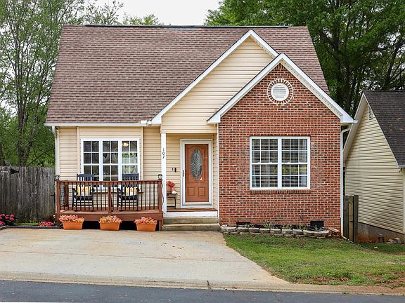 3rd image of 107 Shining Rock Ct