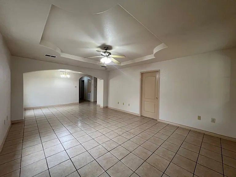 408 Badajoz Ln — Photo 2