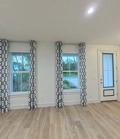 405 B St — Photo 30