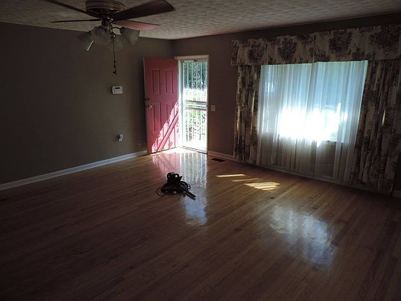 5th image of 1307 W Reservoir Ave