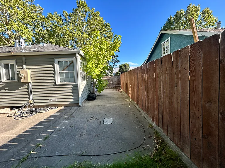 3931 17th Ave — Photo 9