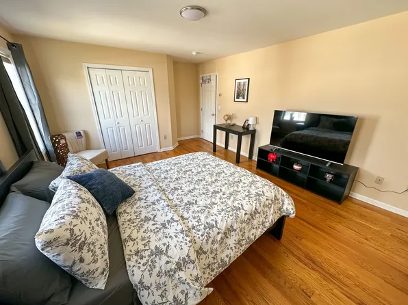 16 Belmont Cir, Danbury, CT