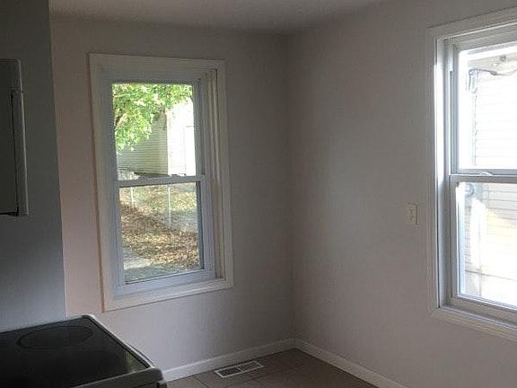 5th image of 3226 Dix Ave