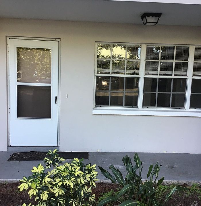 1st image of 111 N Lady Mary Dr