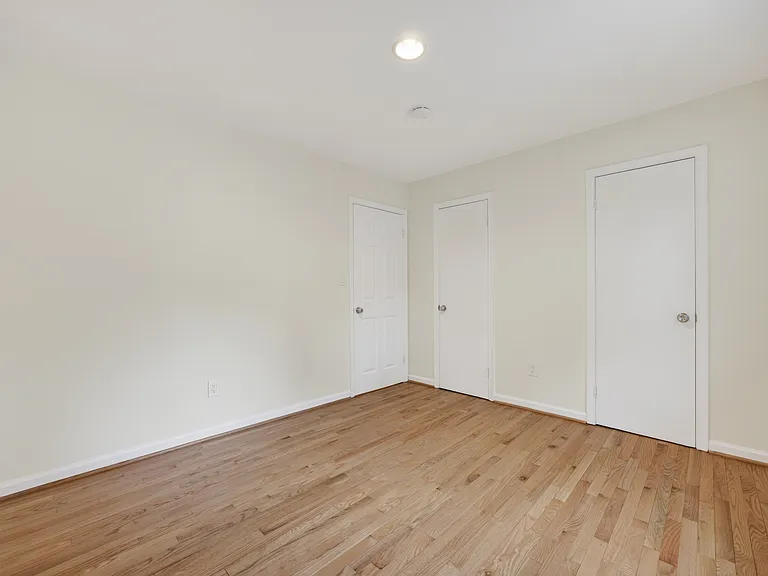 322 Howard Ave — Photo 9