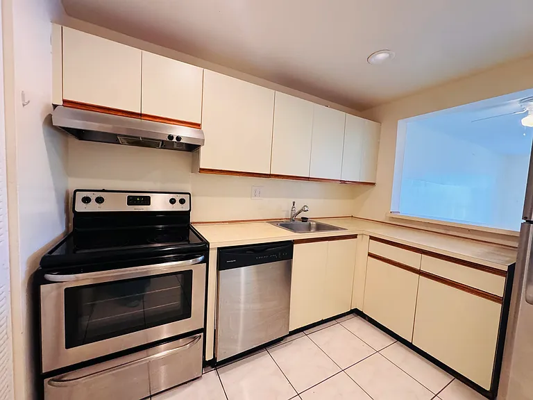 8025 Colony Cir S #203 — Photo 36
