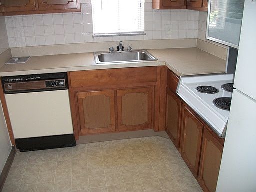 2nd image of 6959 Pearl Rd APT 5