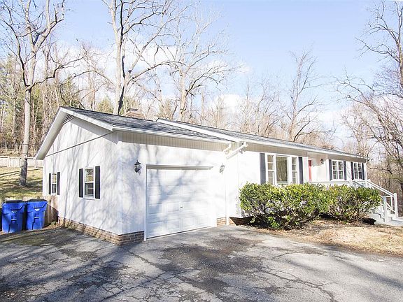 2nd image of 1411 Valleyview Dr