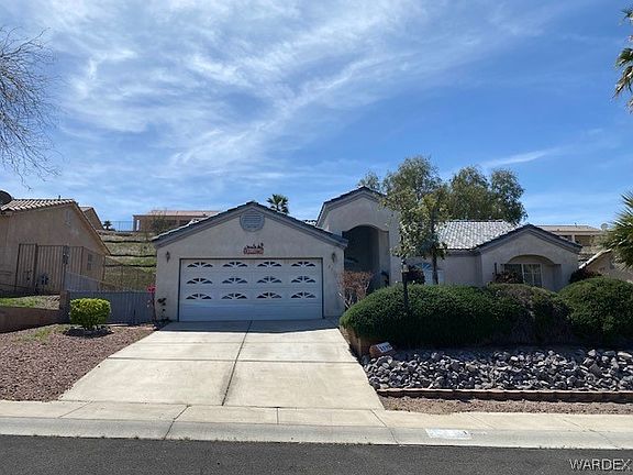 2nd image of 1590 Mariposa Way
