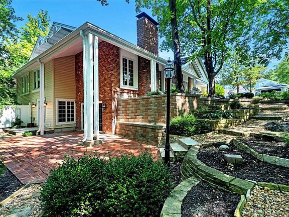 4th image of 15080 Green Circle Dr
