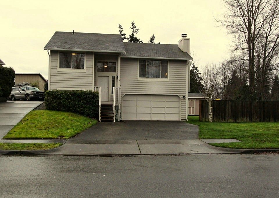 1st image of 402 E 53rd St
