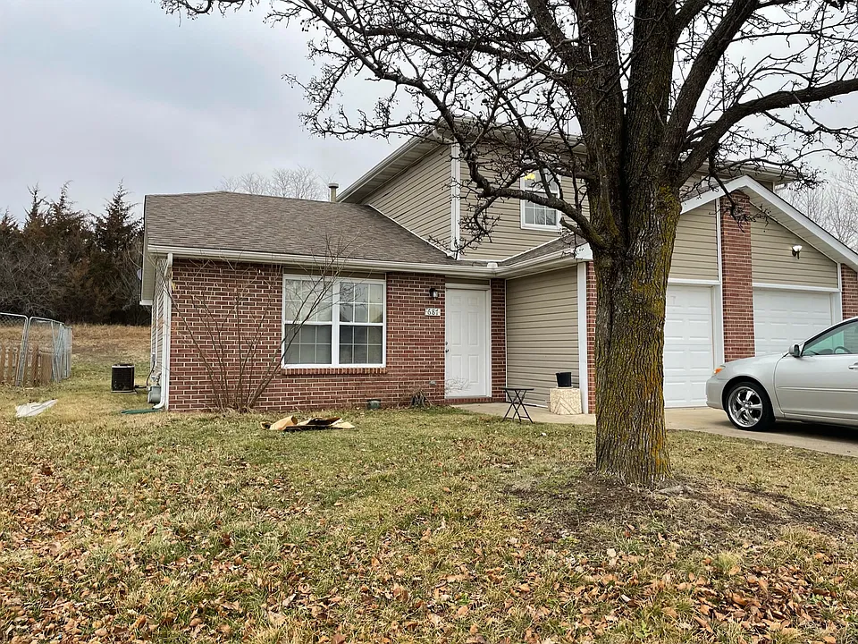 687 W Country Squire Ct