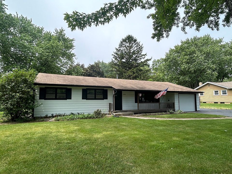 2nd image of 1208 Oakdale Dr
