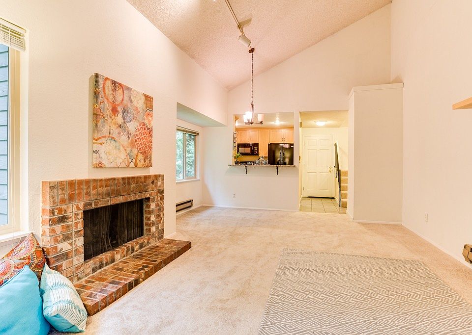 1st image of 8012 145th Ave NE #D2