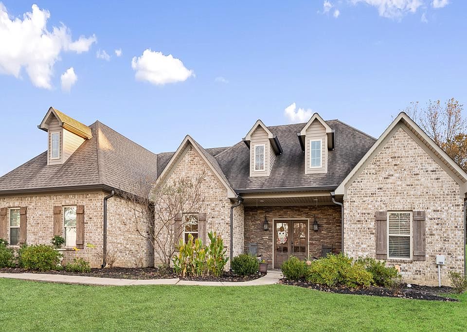 1st image of 317 Lakes Dr N