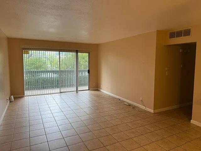 552 N Bellflower Blvd #106 — Photo 7