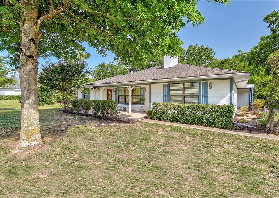 1st image of 410 Overland Dr
