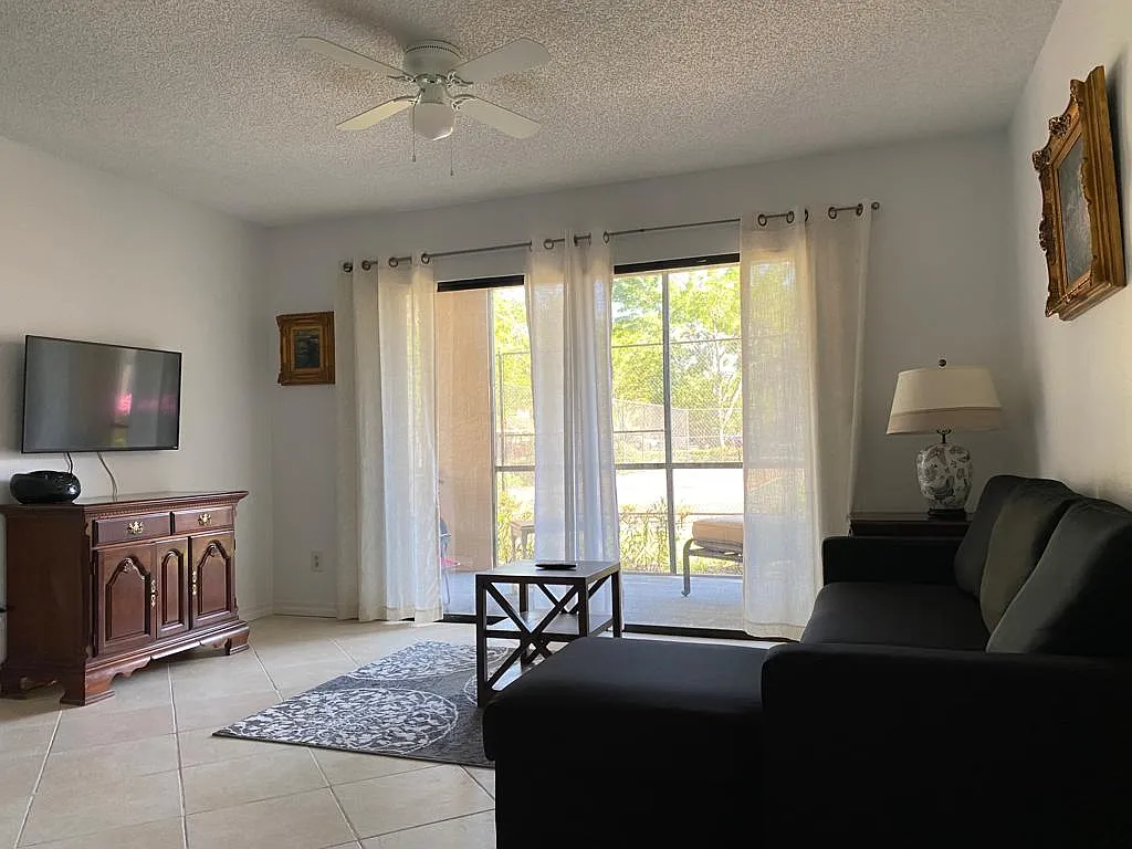 1 bed, 648 sqft, $1,700 — Photo 2