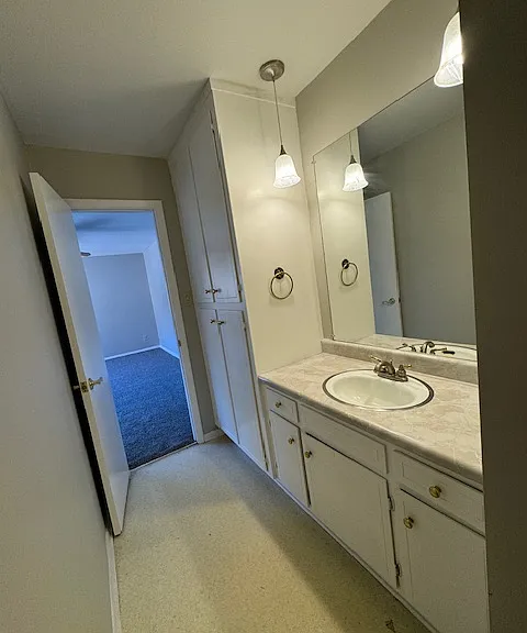 2259 Robin Lyn Ct — Photo 12