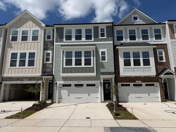 10043 Secluded Garden Dr, Apex, NC 27523